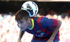 开云官方app入口-本泽马点燃赛场，突尼斯对阵厄瓜多尔的绿茵传奇