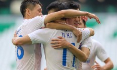 开云体育中国官网-内外并用，球队人员轮番上阵拉开分差