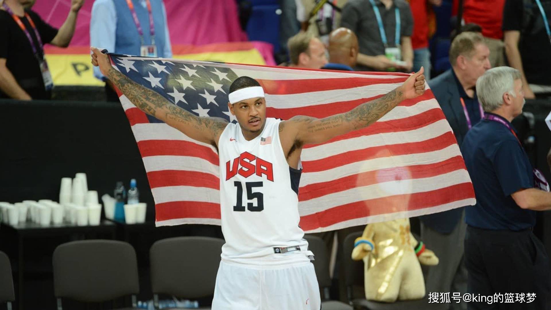 马刺爆冷西班牙男篮，贝弗利完成帽子戏法