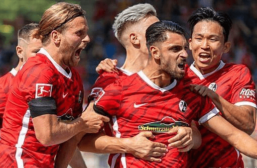 弗莱堡连续三场不败，暂居第四名