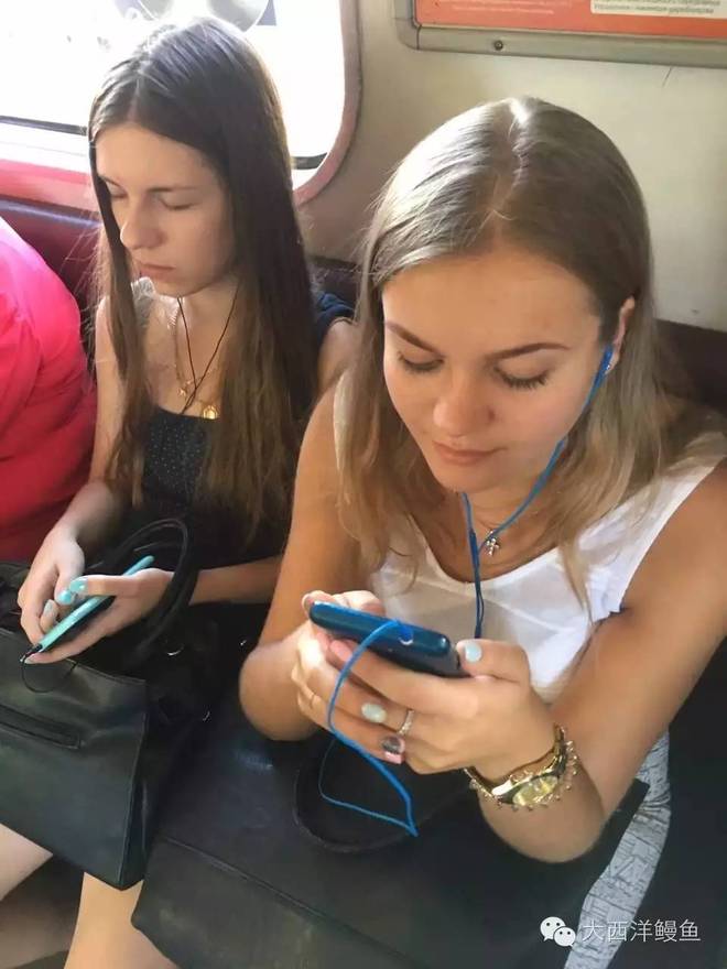 包含荷兰惨败荷尔蒙，乌克兰意外憾败的词条