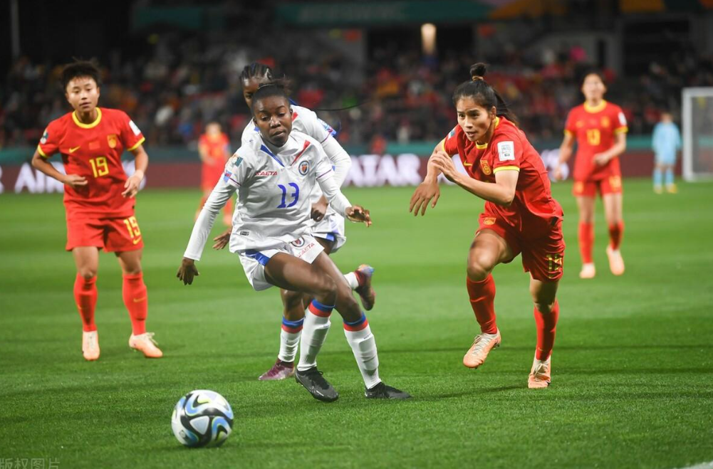 体育界女队在足球领域的争夺的简单介绍