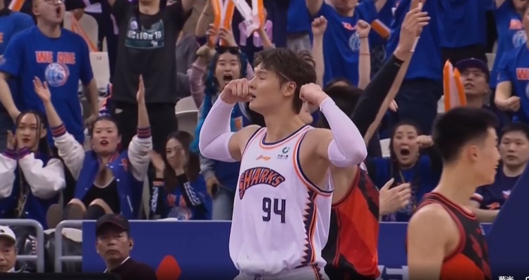 关于凯尔特人完胜步行者，王哲林状态火热的信息