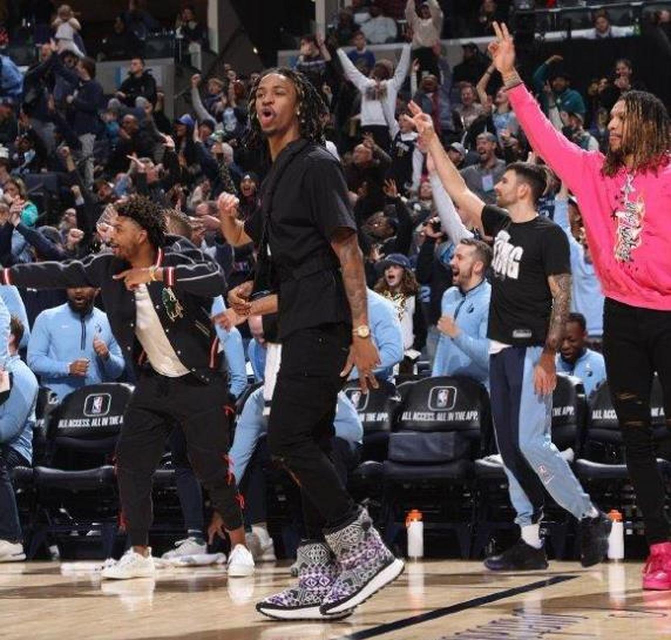 天津队鏖战灰熊，米切尔带队取胜的简单介绍