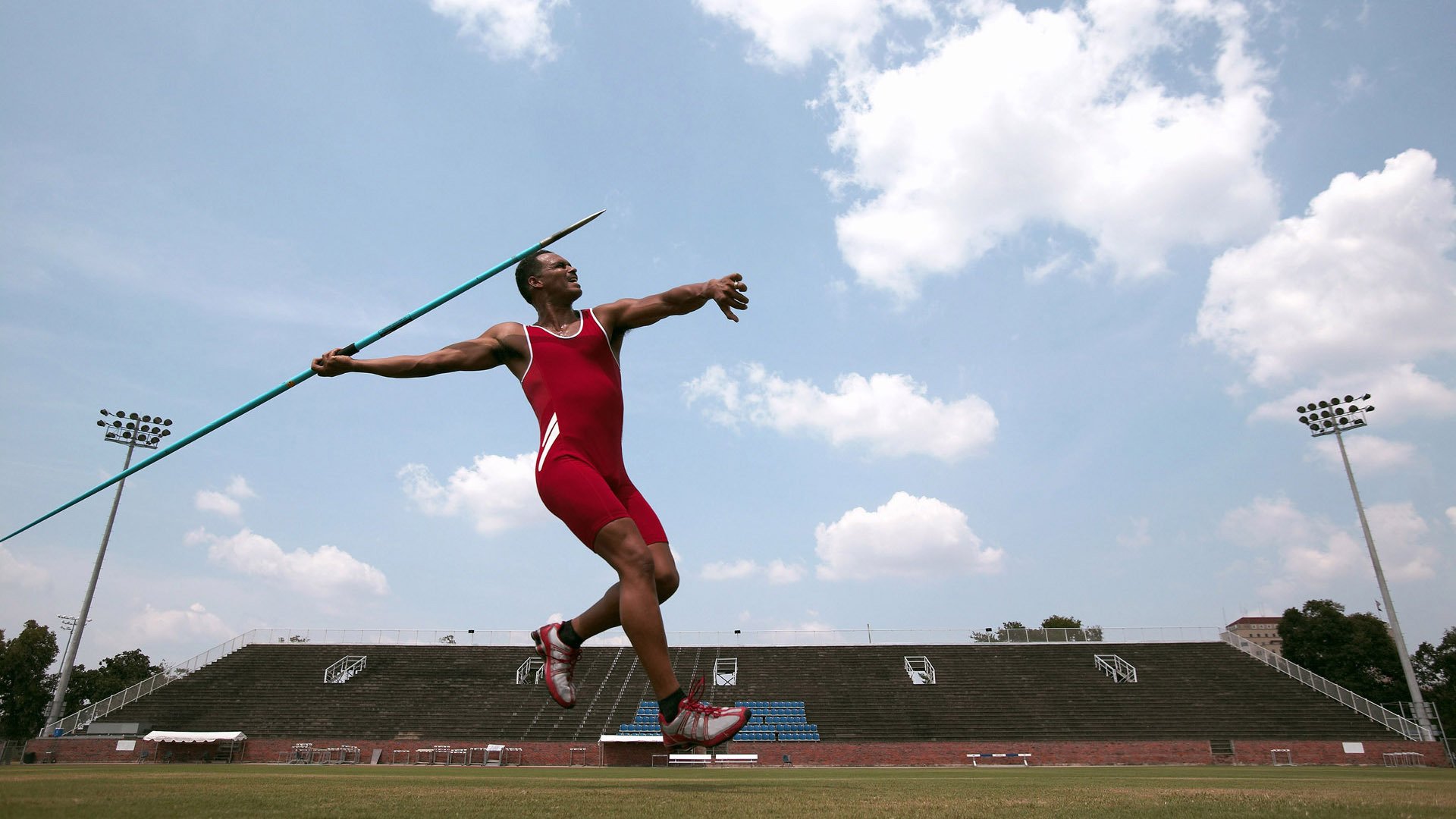 布伦森爆发引领爵士争冠战，团队篮球哲学力克浙江队单点锋芒
