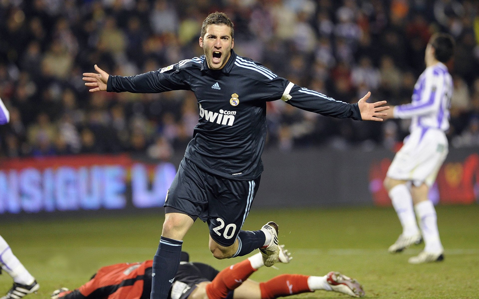 绿茵交响诗，当荷兰铁律遭遇伊拉克韧劲，内马尔如何以节奏改写战局