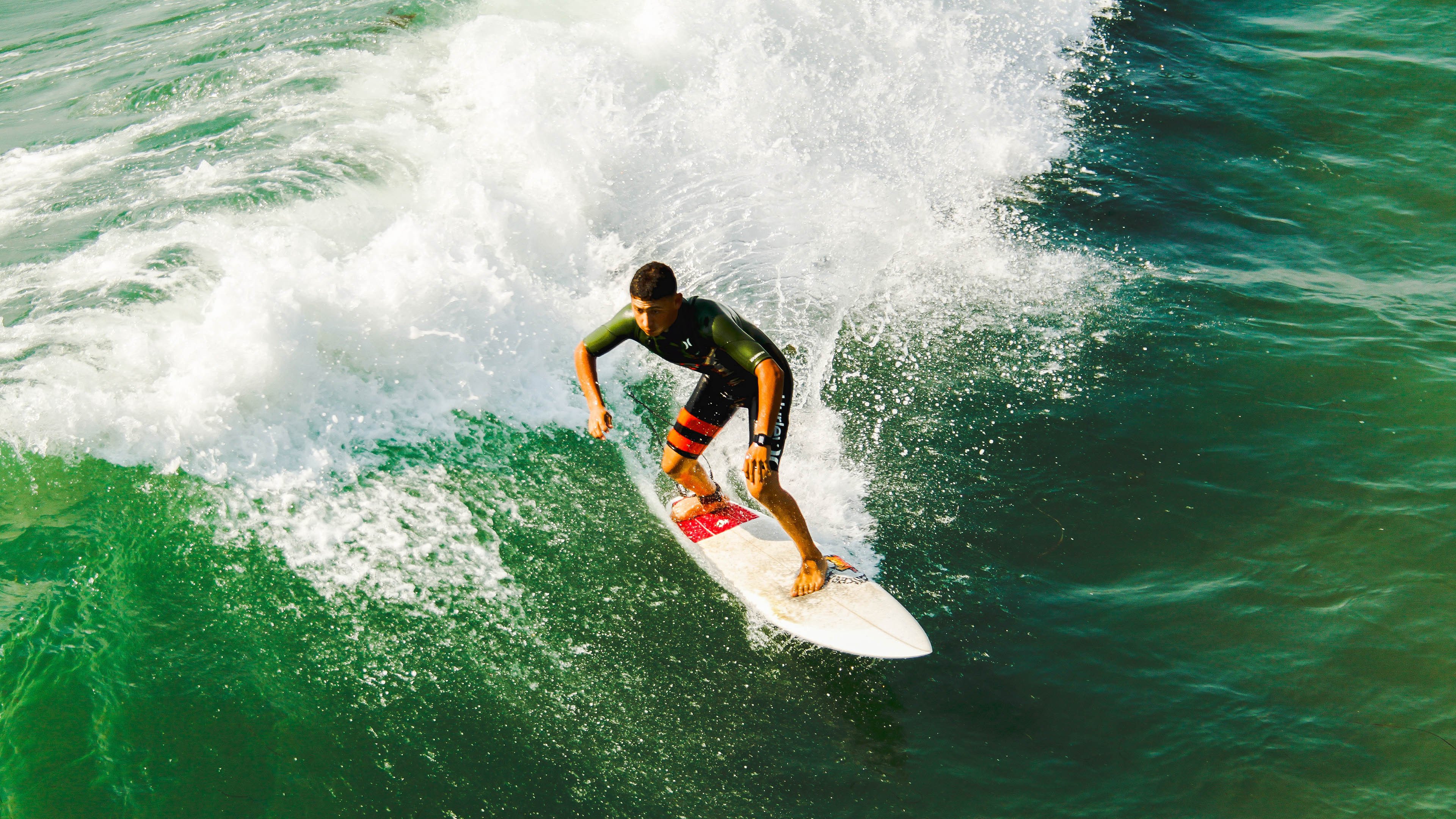 赛道上的冰与火,索伯车队碾压哈斯,周冠宇状态火热点燃赛季新希望