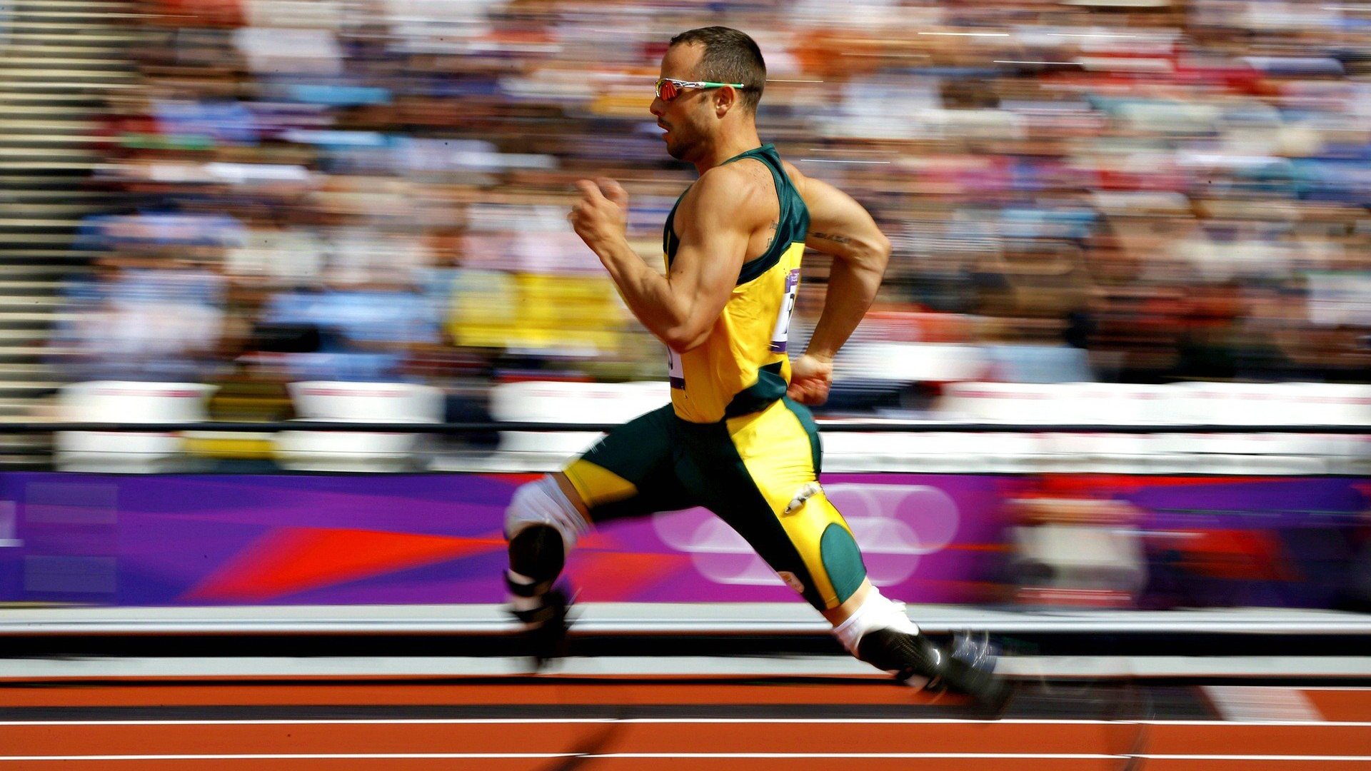 凯恩双响炮点燃三狮军团，英格兰客场横扫巴黎书写历史新章